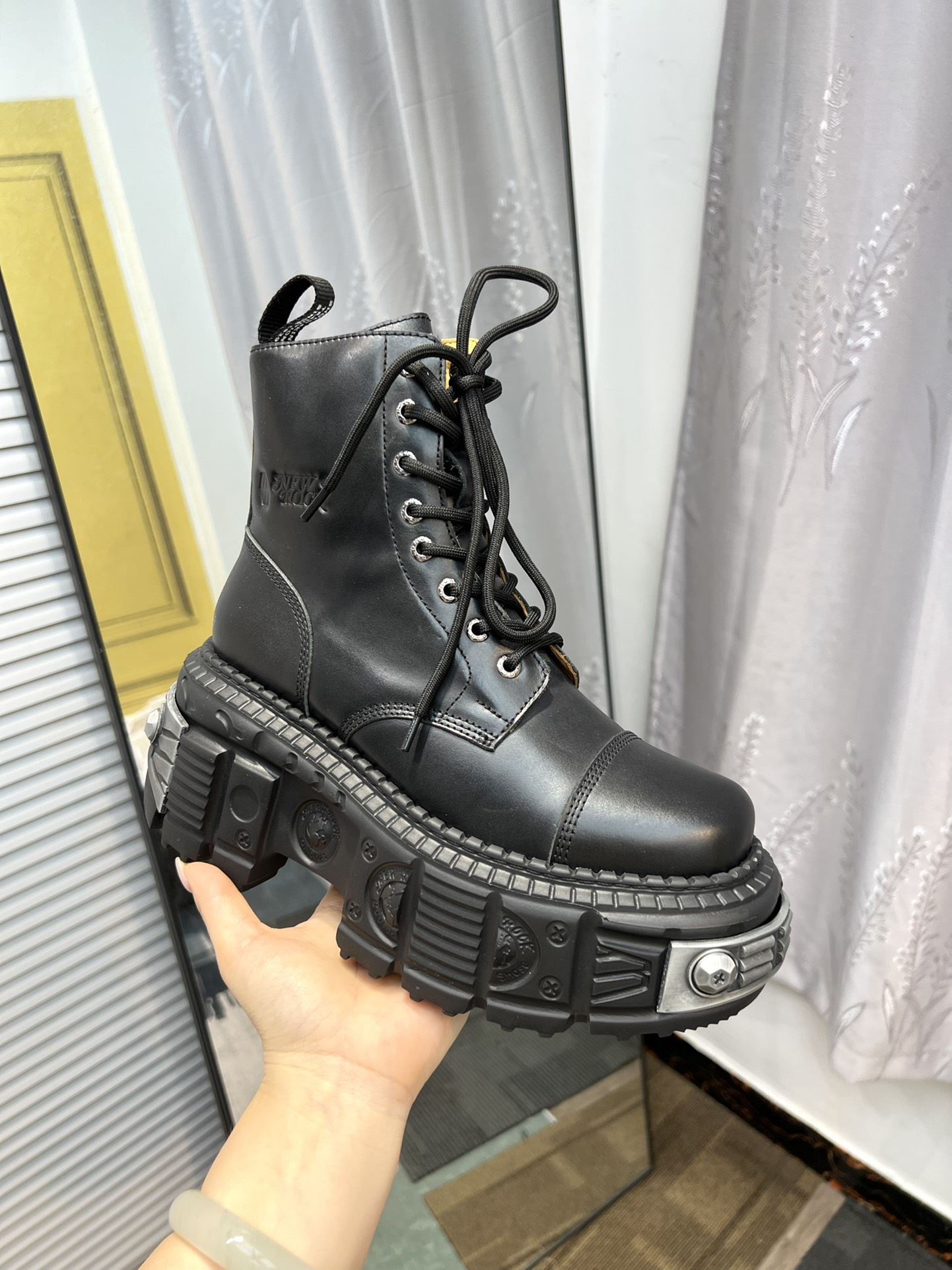 Newrock Boots